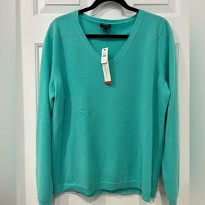 Beautiful 100% Cashmere V-neck Sweater, NWT